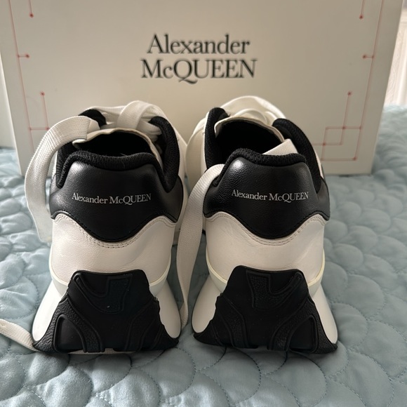 Alexander McQueen Seal Sprint Sneaker, BRAND NEW, Sz 8.5US, 39EU, $790 - Picture 11 of 12